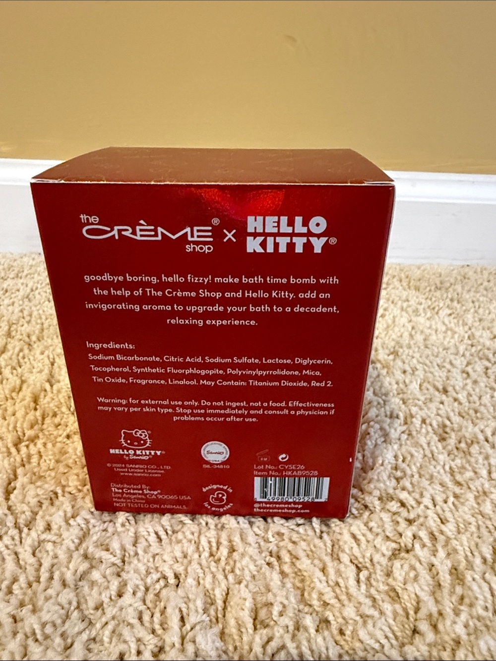 The Crème Shop x Hello Kitty Apple Blossom White & Pink Bath Bomb - Picture 2 of 7